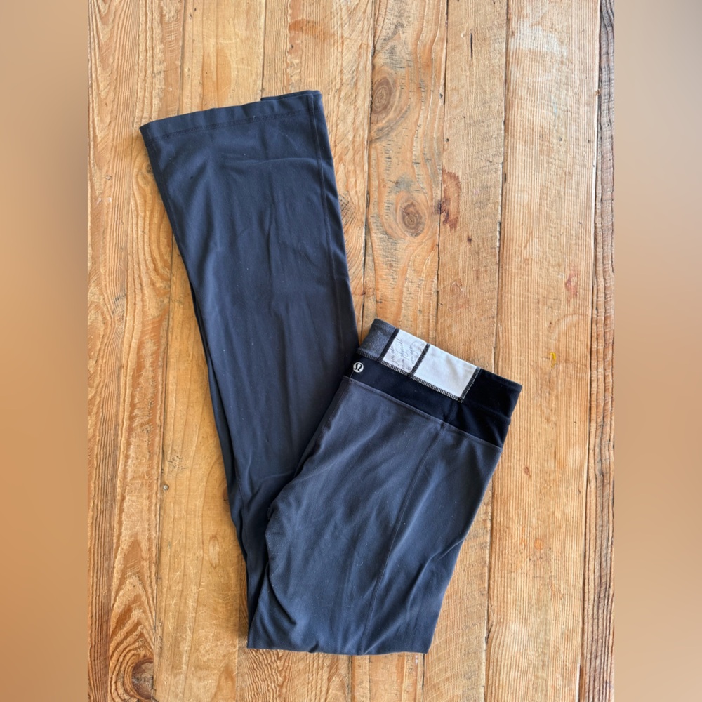 Lululemon Gray Mini Flare Wunder Under, size 12, original luon